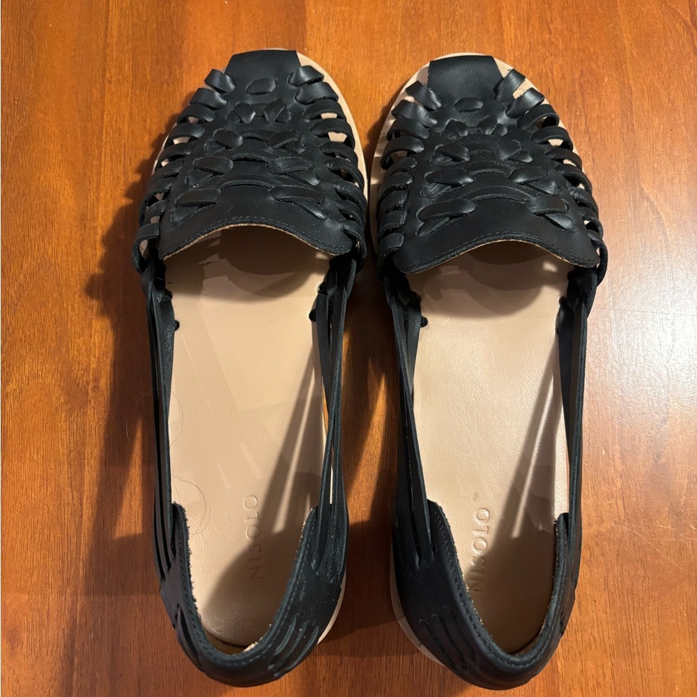 Nisolo women’s black leather Huarache Sandal - Picture 8 of 12